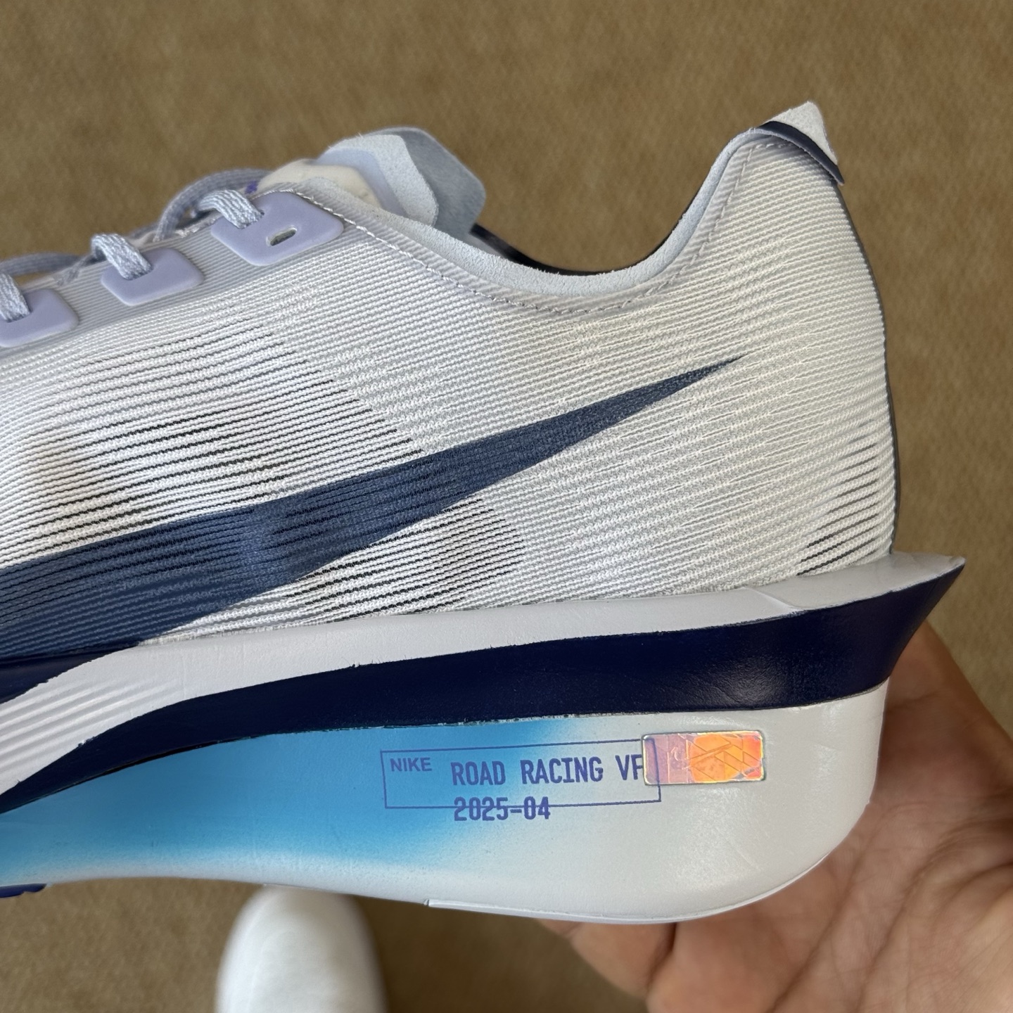  
市面最强品质！Streakfly 2 第1色！
Nike Streakfly 2 碳板短距离竞速专业