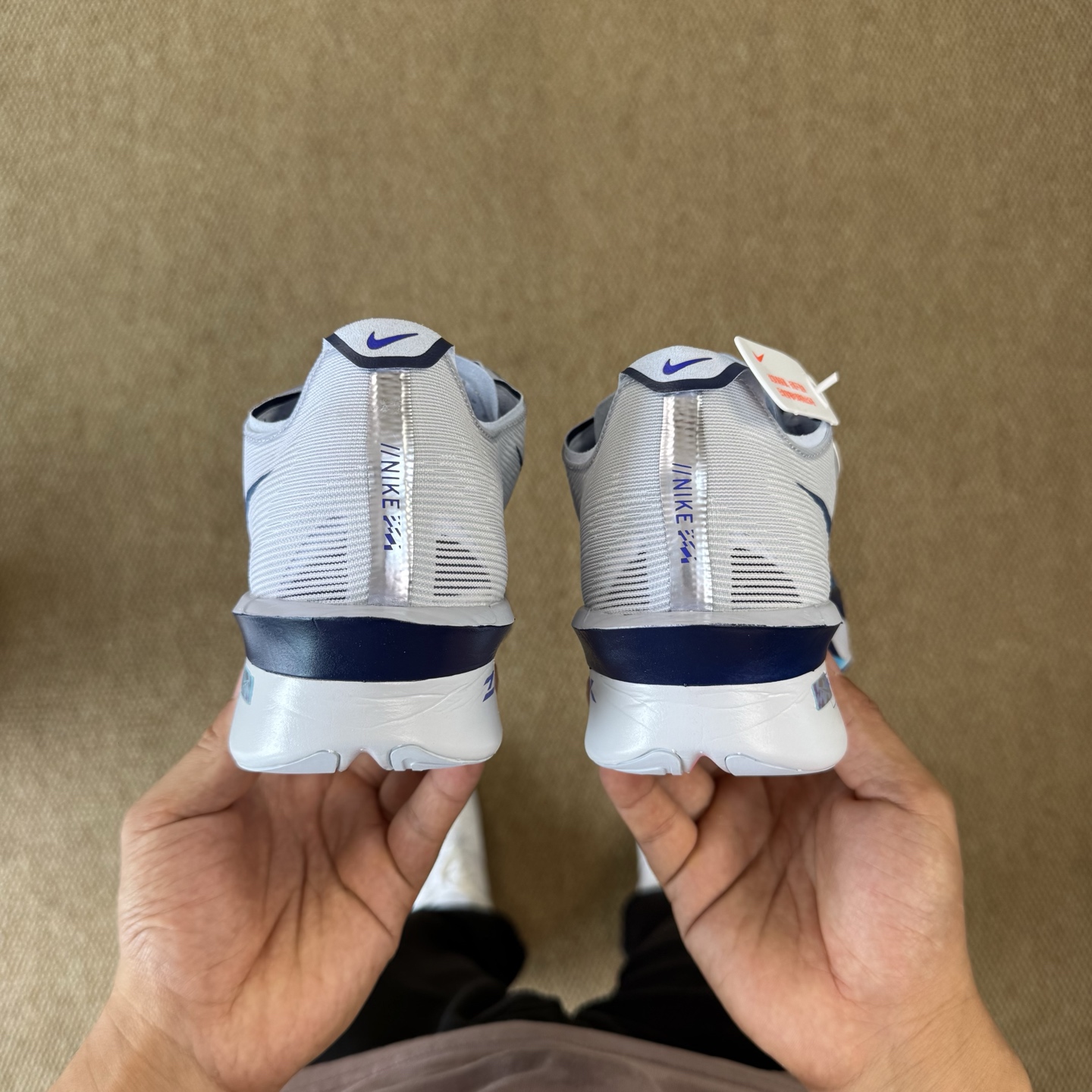  
市面最强品质！Streakfly 2 第1色！
Nike Streakfly 2 碳板短距离竞速专业