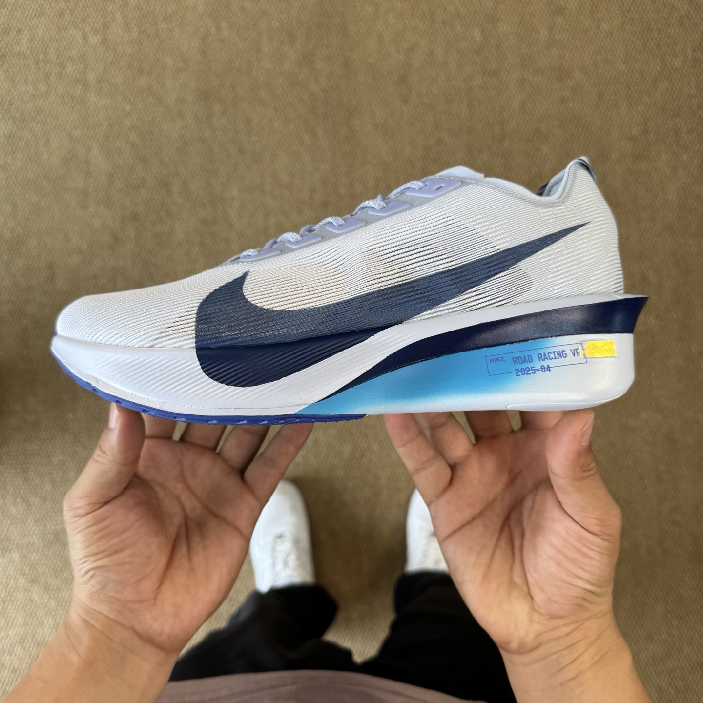  
市面最强品质！Streakfly 2 第1色！
Nike Streakfly 2 碳板短距离竞速专业
