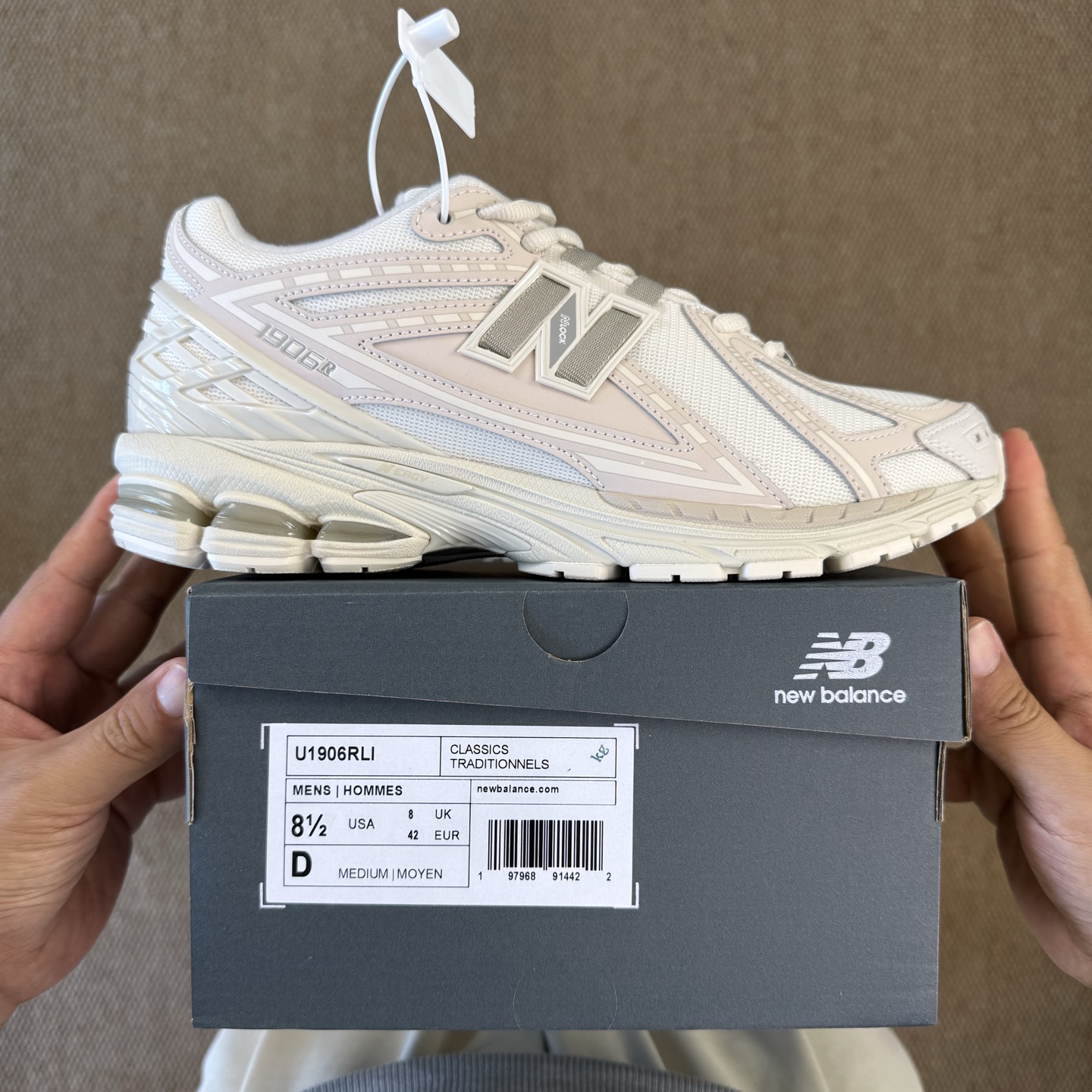 
C版新百伦！nb1906 第96色 浅米色
纯原大厂出品，品质优价格合理，降维打击‼️
尺码36-46