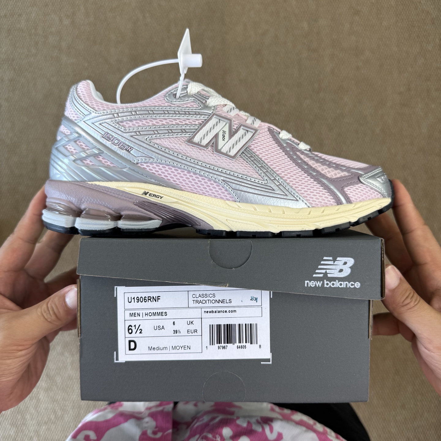  
C版新百伦！nb1906 第98色 银粉色
纯原大厂出品，品质优价格合理，降维打击‼️
尺码36-4