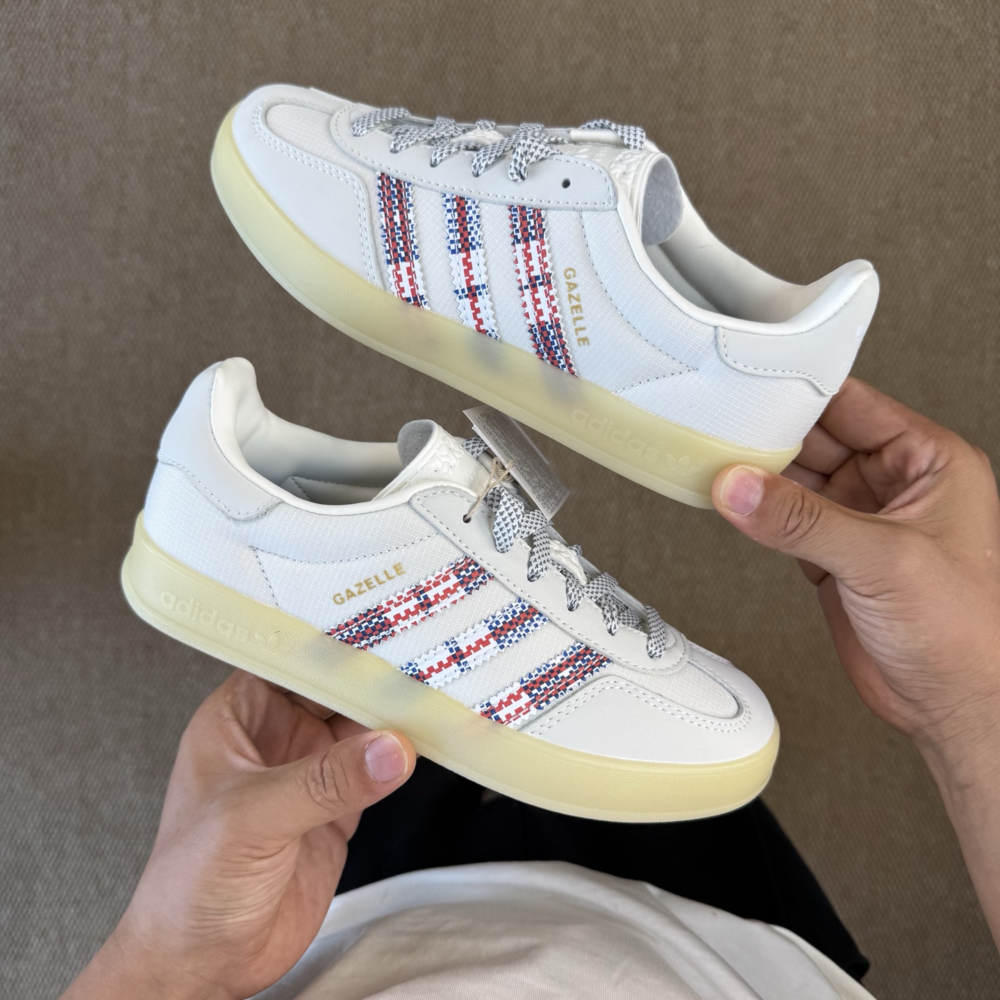  
XJ版 极致性价比！阿迪T字德训鞋：白色网布
Adidas/阿迪达斯 Gazelle 桑巴板鞋sam