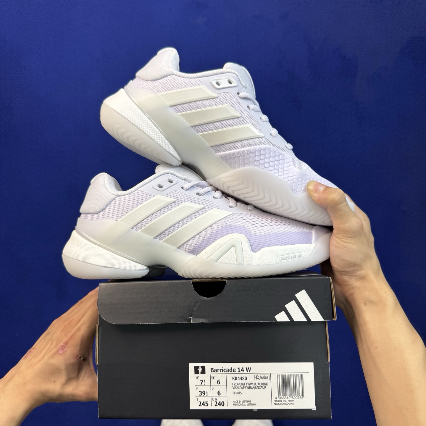 adidas BARRICADE 14 M 专业网球鞋 第3色:淡紫色 货号：KK4480 王欣瑜同款战靴，主打侧向支撑