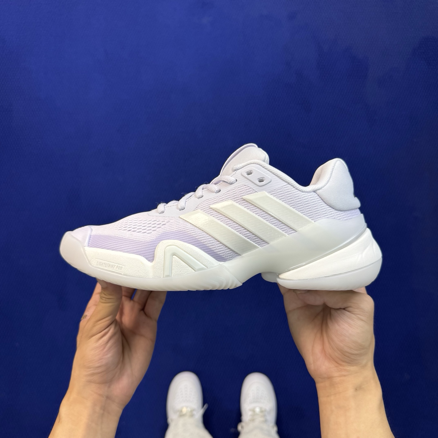 adidas BARRICADE 14 M 专业网球鞋 第3色:淡紫色 货号：KK4480 王欣瑜同款战靴，主打侧向支撑