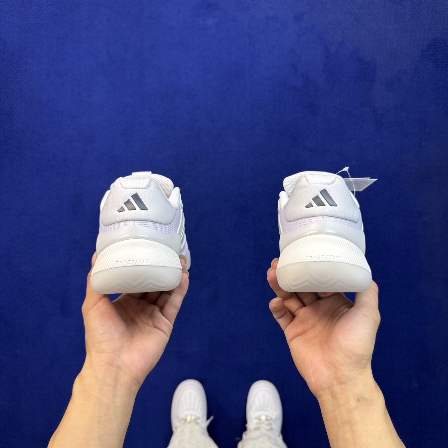 adidas BARRICADE 14 M 专业网球鞋 第3色:淡紫色 货号：KK4480 王欣瑜同款战靴，主打侧向支撑