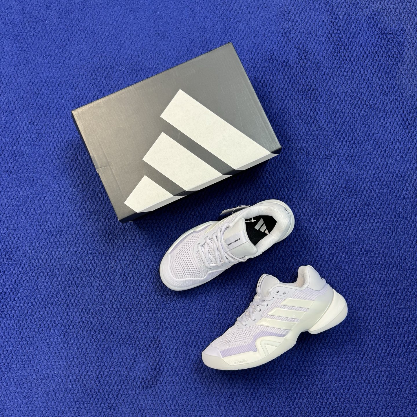 adidas BARRICADE 14 M 专业网球鞋 第3色:淡紫色 货号：KK4480 王欣瑜同款战靴，主打侧向支撑