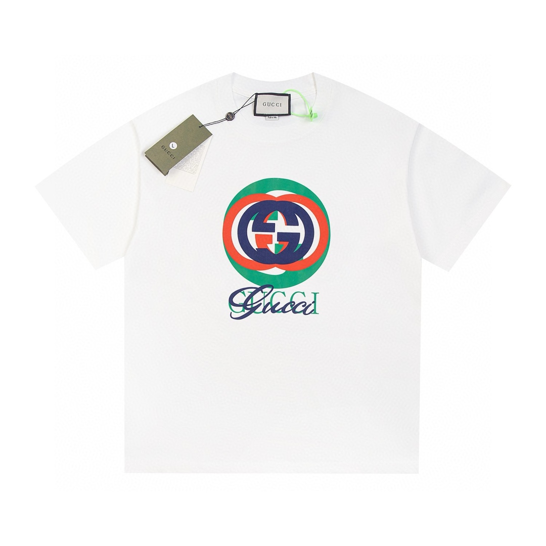 NO:125425,#E020 GUCCI Gucci sS Original fabric Official Same Model Short-sleeved T-shirt Customized 260g same-cage dyed fabric Comfortable feel The latest brick cabinets in spring and summer are synchronized Fashion and personality Super versatile styles for men and women Essentials People must have Tags Collar label Washed wheat Three-mark complete Color black Apricot white Size XS S M L,,gucci,gucci,T-shirt,tees,t-shirt,alexander wang19860909#E020 GUCCI 古驰 sS 原版面料 官方同款 短袖T恤 定制260克同缸染面料 手感舒适 春夏最新砖柜同步 时尚又个性 超级百搭男女同款 人手必备 吊牌 领标 水洗麦 三标齐全 颜色黑色 杏色 白色 尺码XS S M L,,gucci,gucci,T-shirt,tees，t-shirt,alexander wang,Men's clothing