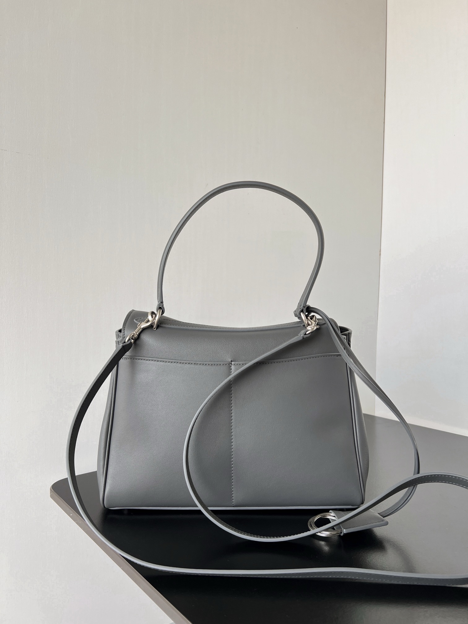Balenciaga Rodeo Soft Large Grey Bag Designer Handbag, 28.9x20x9.9cm 3 i1717003416 9289 8