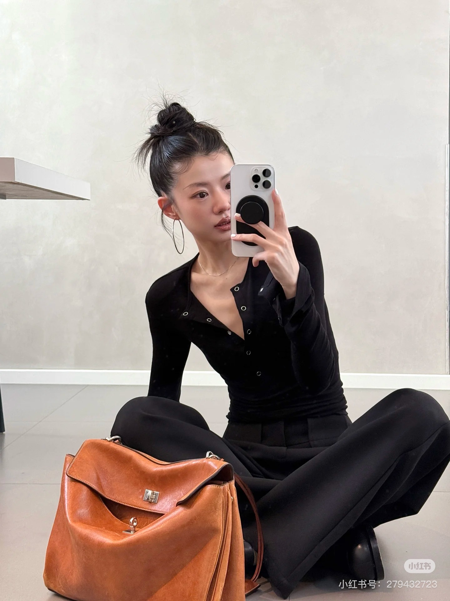 怎能不拥有一个慵懒的大包呢😂整体效果还是挺不错的，这个色我先推荐给大家了！