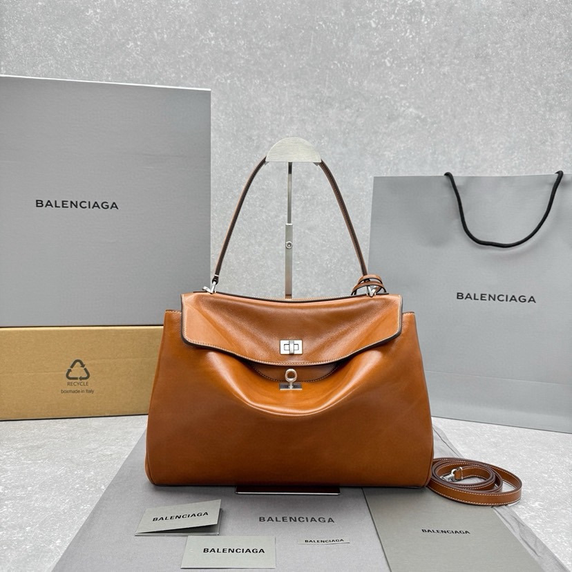 Balenciaga Sac Rodeo Marron Huilé Moyen en Cuir de Veau