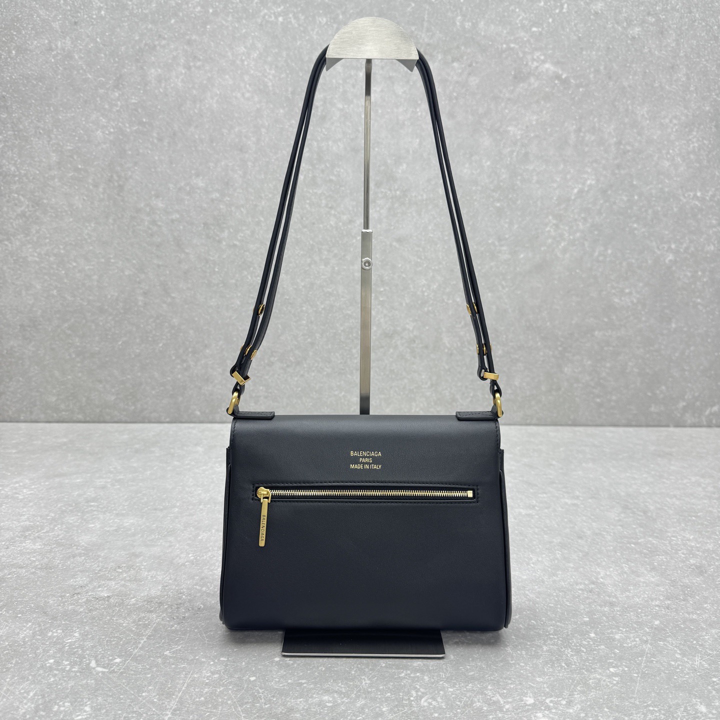 Balenciaga Style Black Leather Crossbody Bag style reference detail image 3 from source 776289