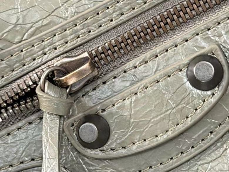 Balenciaga Style Green Leather Tote Bag style reference detail image 6 from source 776283
