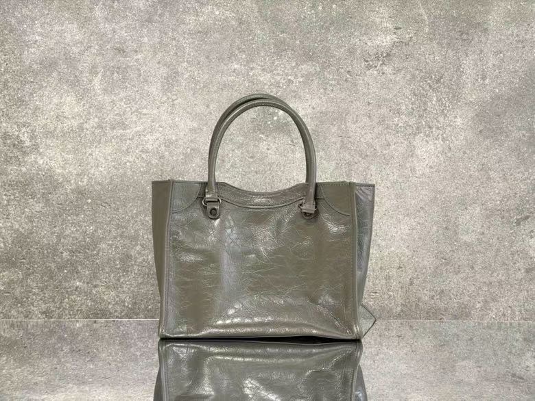 Balenciaga Style Green Leather Tote Bag style reference detail image 3 from source 776283