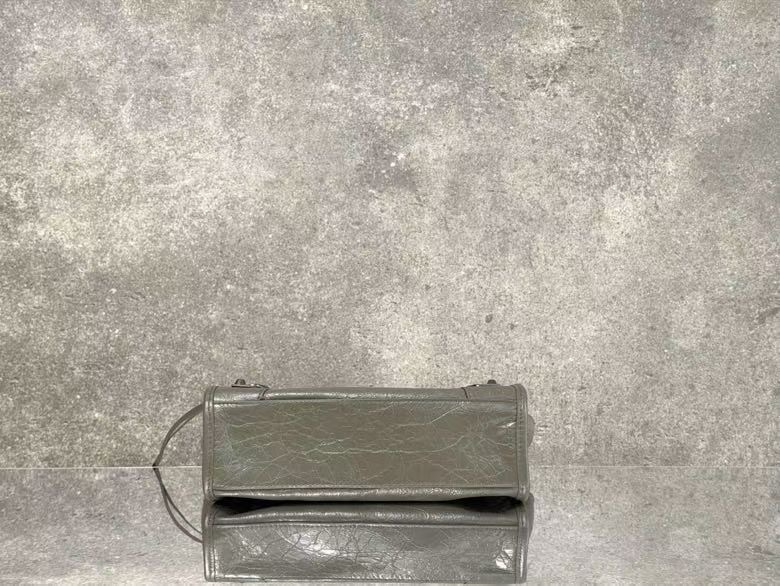 Balenciaga Style Green Leather Tote Bag style reference detail image 4 from source 776283