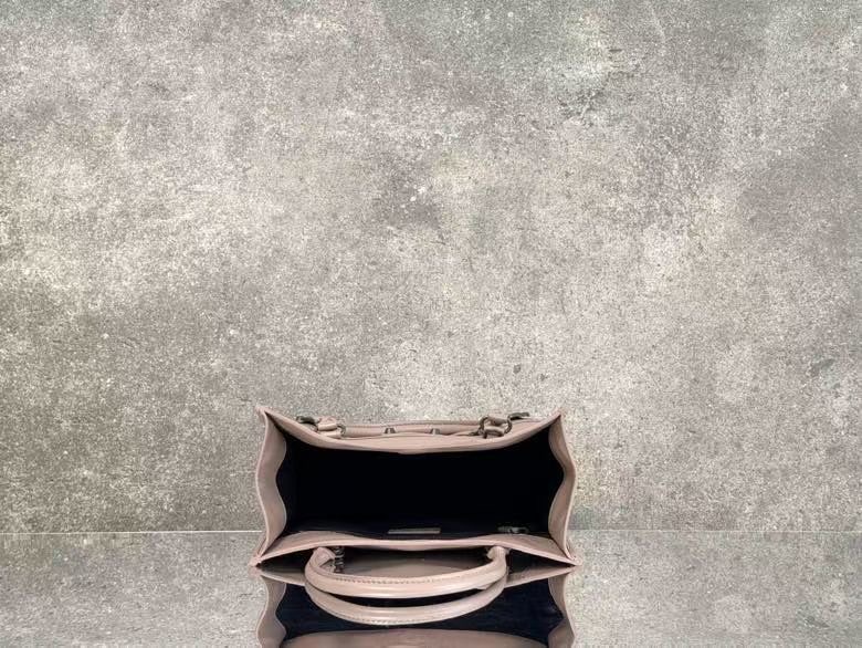 Balenciaga Style Beige Leather Tote Bag style reference detail image 5 from source 776284