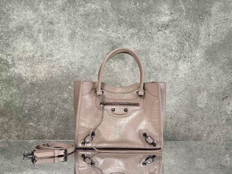 Balenciaga Style Beige Leather Tote Bag style reference detail image 1 from source 776284