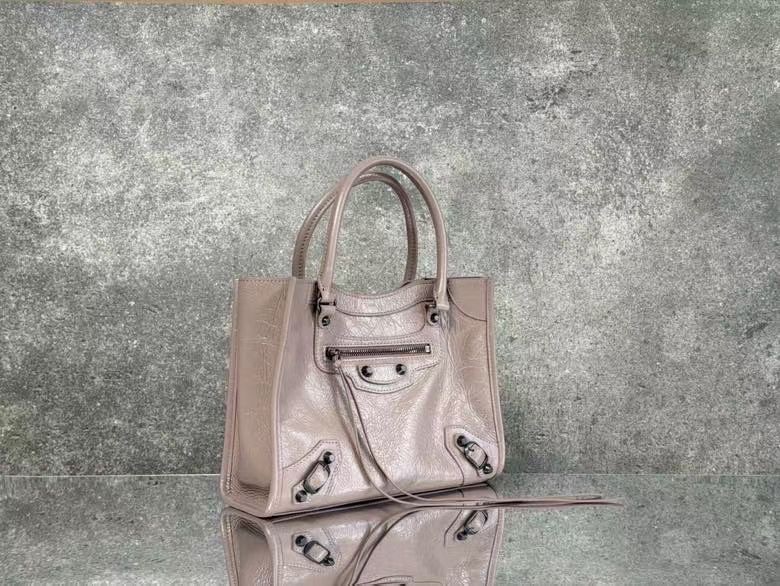 Balenciaga Style Beige Leather Tote Bag style reference detail image 3 from source 776284