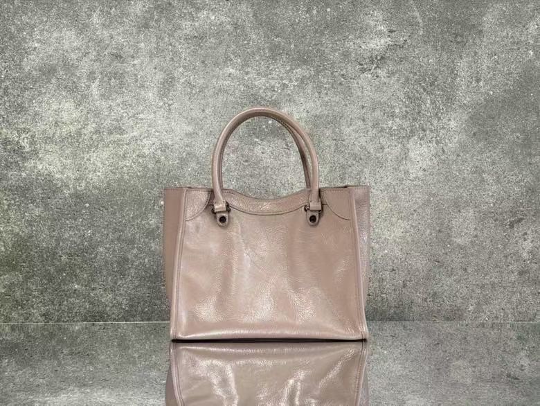 Balenciaga Style Beige Leather Tote Bag style reference detail image 2 from source 776284