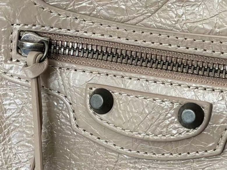 Balenciaga Style Beige Leather Tote Bag style reference detail image 8 from source 776284
