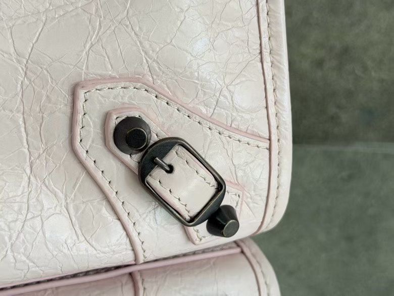 Balenciaga Style Pink Leather Tote Bag style reference detail image 6 from source 776287