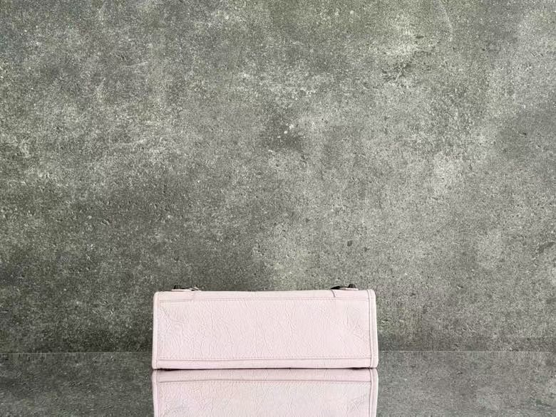 Balenciaga Style Pink Leather Tote Bag style reference detail image 3 from source 776287