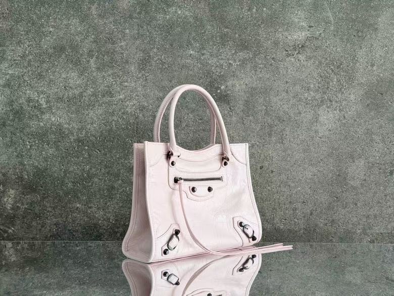 Balenciaga Style Pink Leather Tote Bag style reference detail image 4 from source 776287
