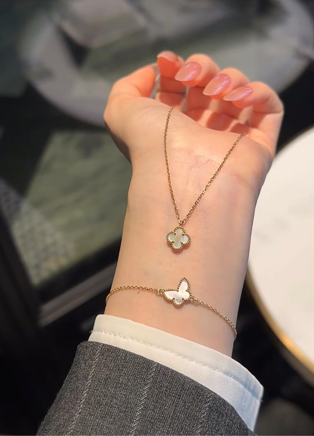 Van Cleef & Arpels Vca迷你白贝蝴蝶项链手链