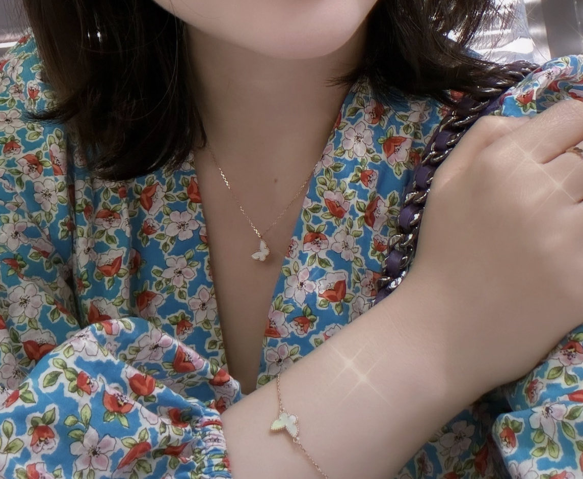 Van Cleef & Arpels Vca迷你白贝蝴蝶项链手链
