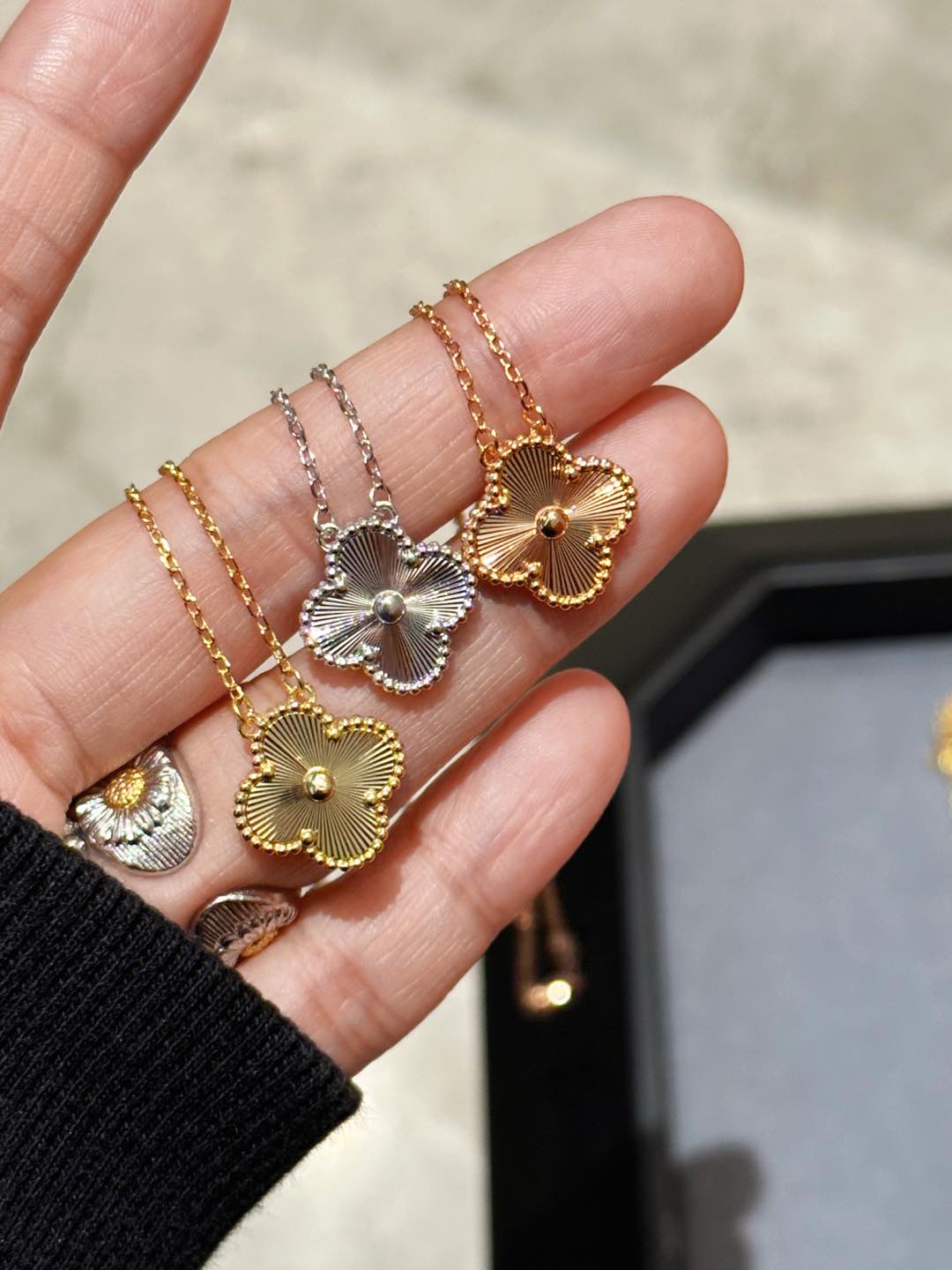 Van Cleef & Arpels vca镭射项链