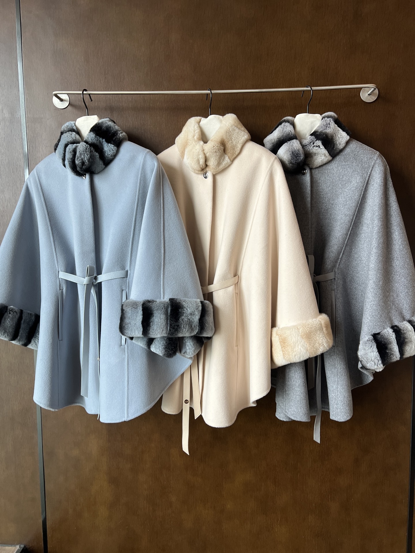 Elegant Cashmere Cape with Lambskin Leather Belt 4 i1754022239666 6486 0 2