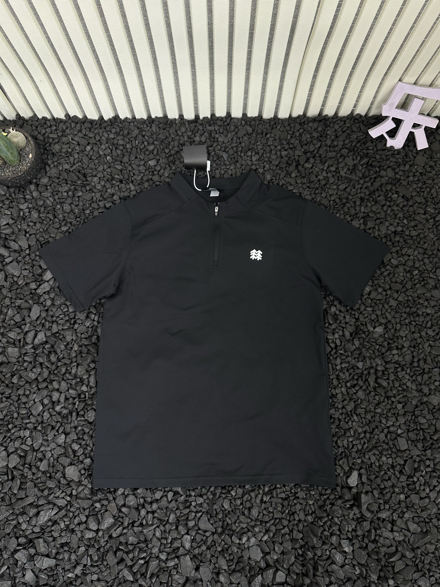 Alternative view of T-Shirt 08256