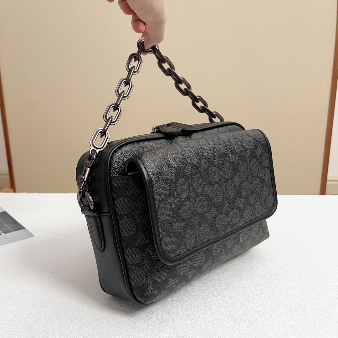 Coach 大的 4月新款CR712 人造革配牛皮革 内置搭扣袋 拉链开合