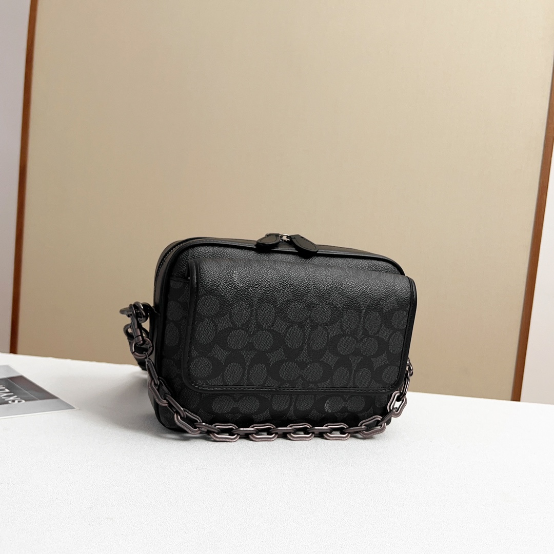 Coach 大的 4月新款CR712 人造革配牛皮革 内置搭扣袋 拉链开合