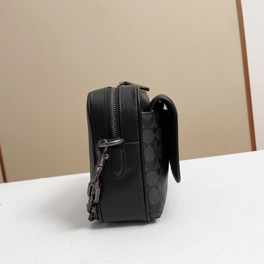 Coach 大的 4月新款CR712 人造革配牛皮革 内置搭扣袋 拉链开合