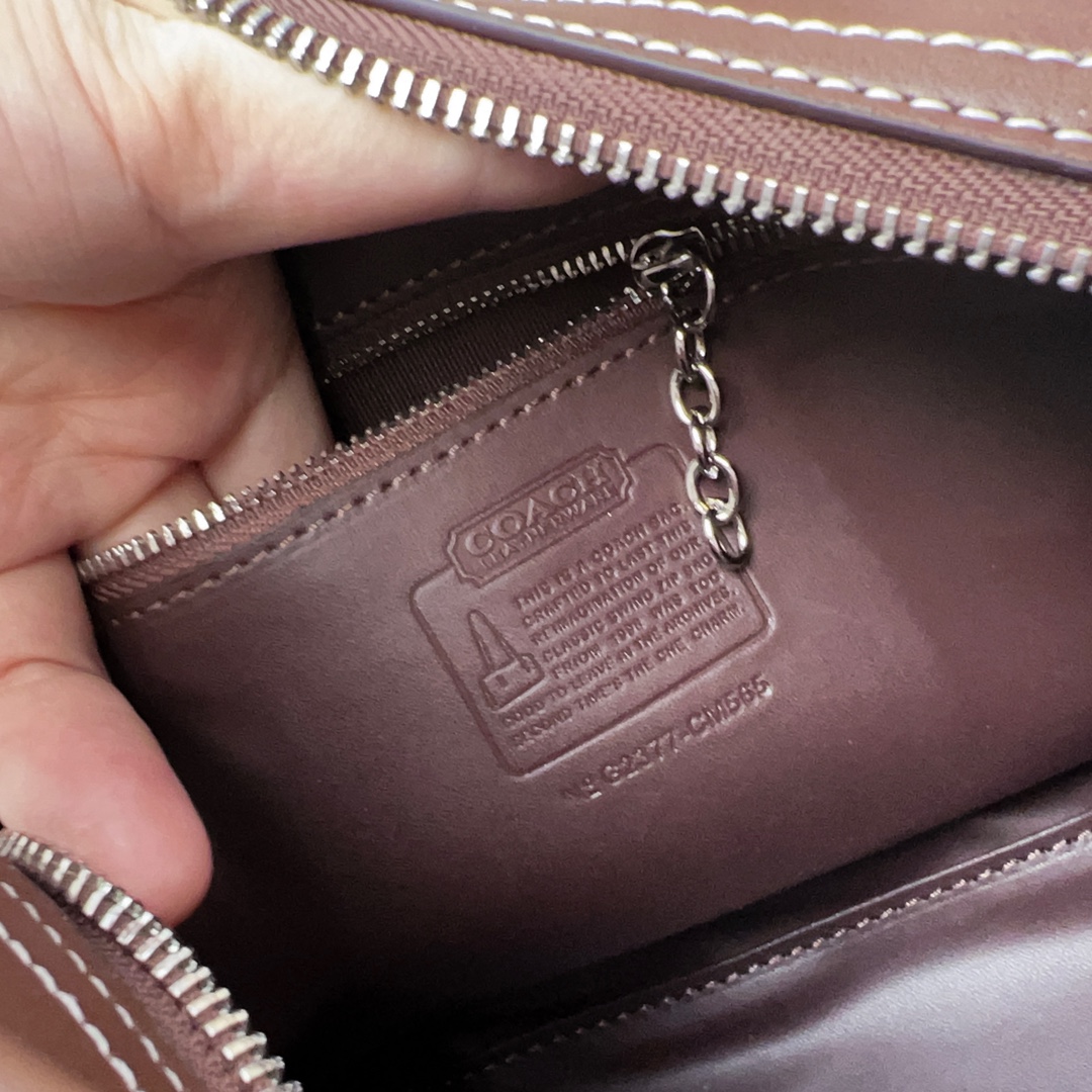 CM580 Swing Zip手袋 - 最新配色の洗練されたデザイン