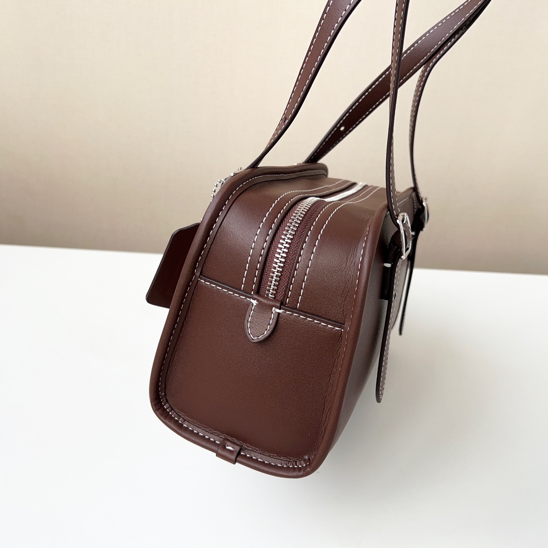 CM580 Swing Zip手袋 - 最新配色の洗練されたデザイン