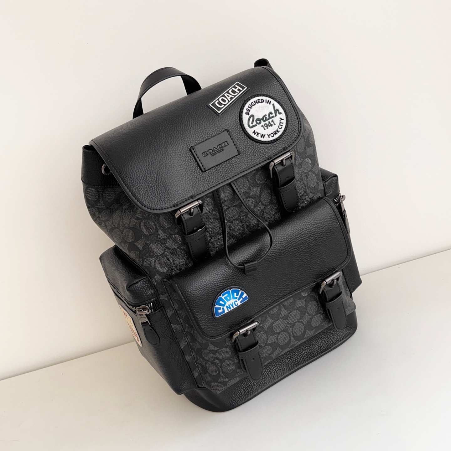 Coach 蔻家 双肩背包 新品CY818 Sprint 标志此款包采用的是牛皮革配织物内置拉链袋手机袋多功能袋内置数码产品袋拉绳和快速扣开合 织物衬里垂直长度8