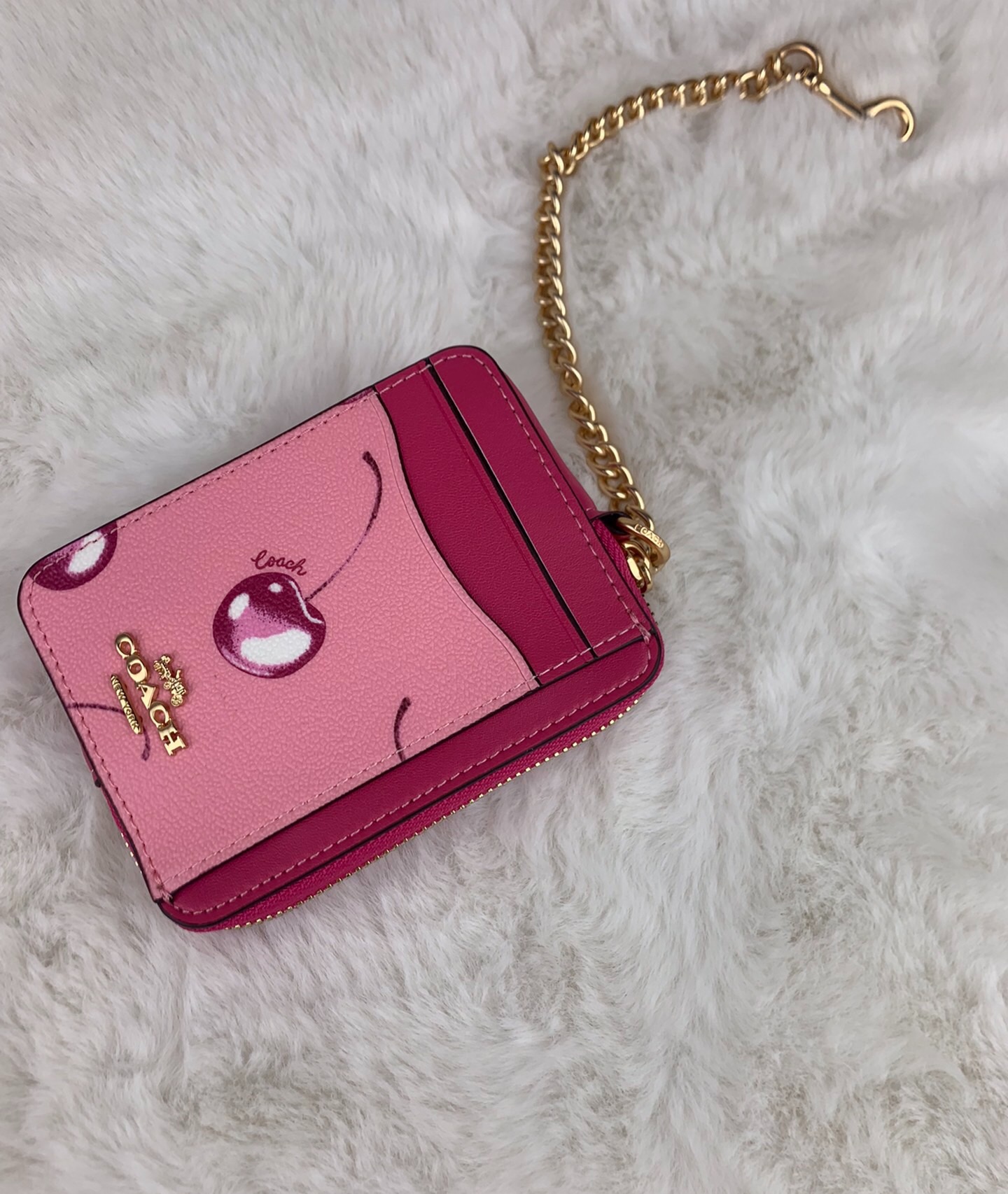 Coach ～Coach 新品 链条小卡包玫红樱桃