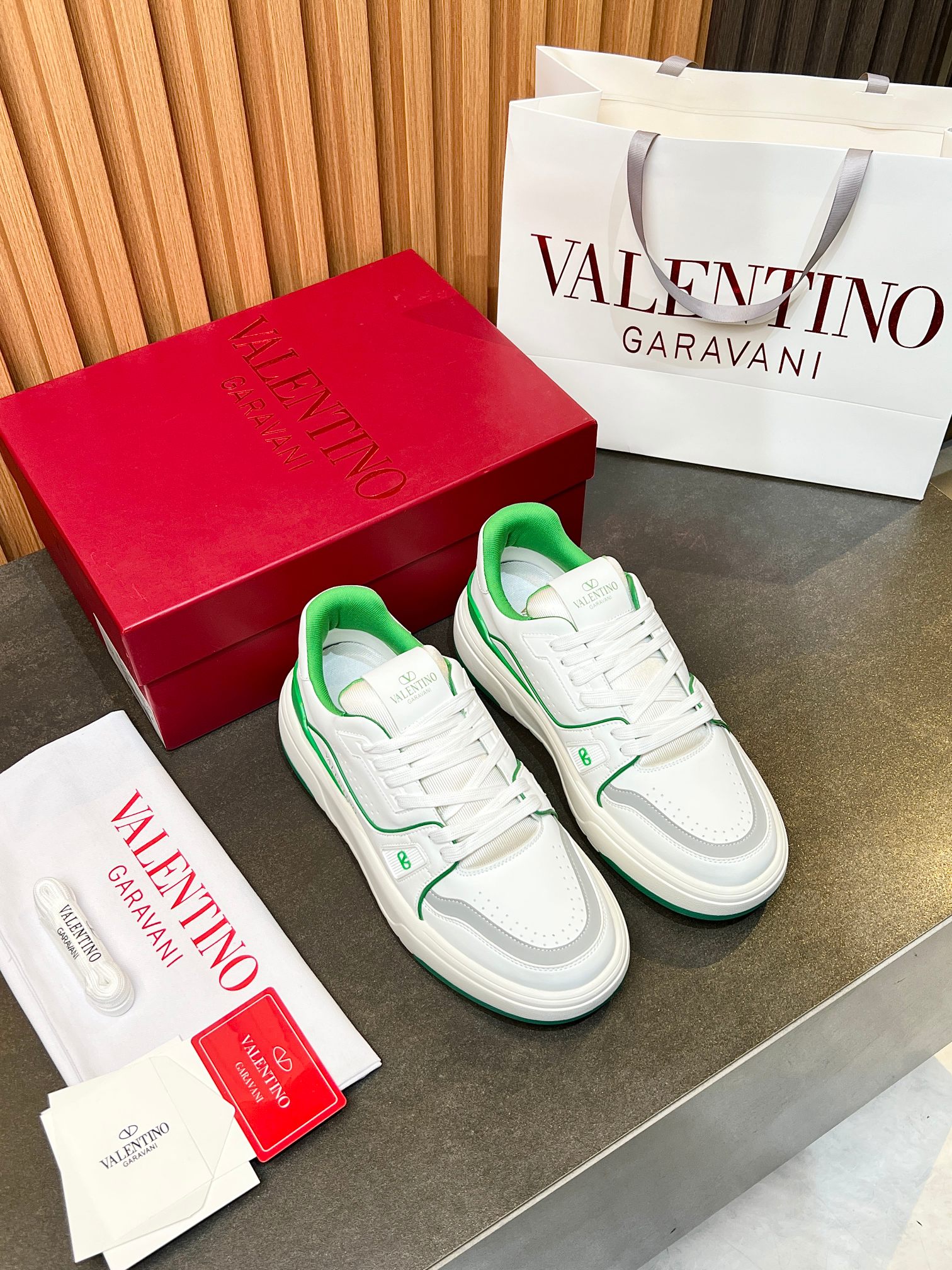 Valentino One Stud Zapatillas Deportivas Unisex con Detalles en Verde