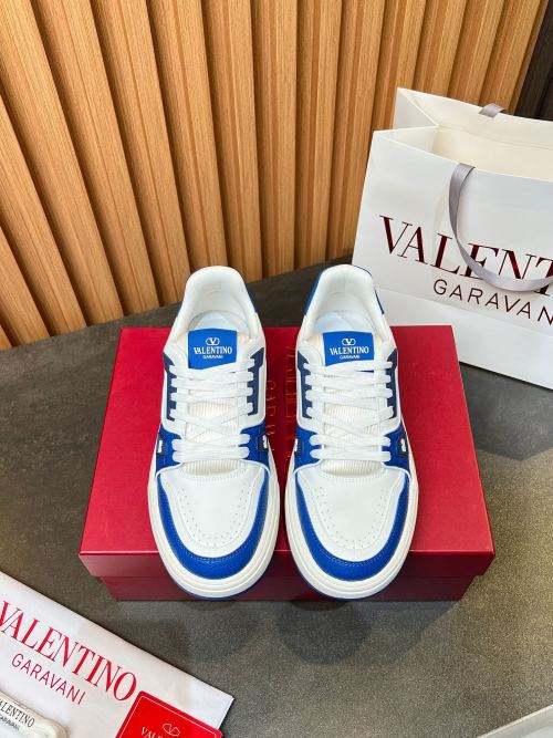 Valentino One Stud 2025 Blue and White Leather Sneakers Couple Style 1 Valentino One Stud 2025 Blue and White Leather Sneakers Couple Style