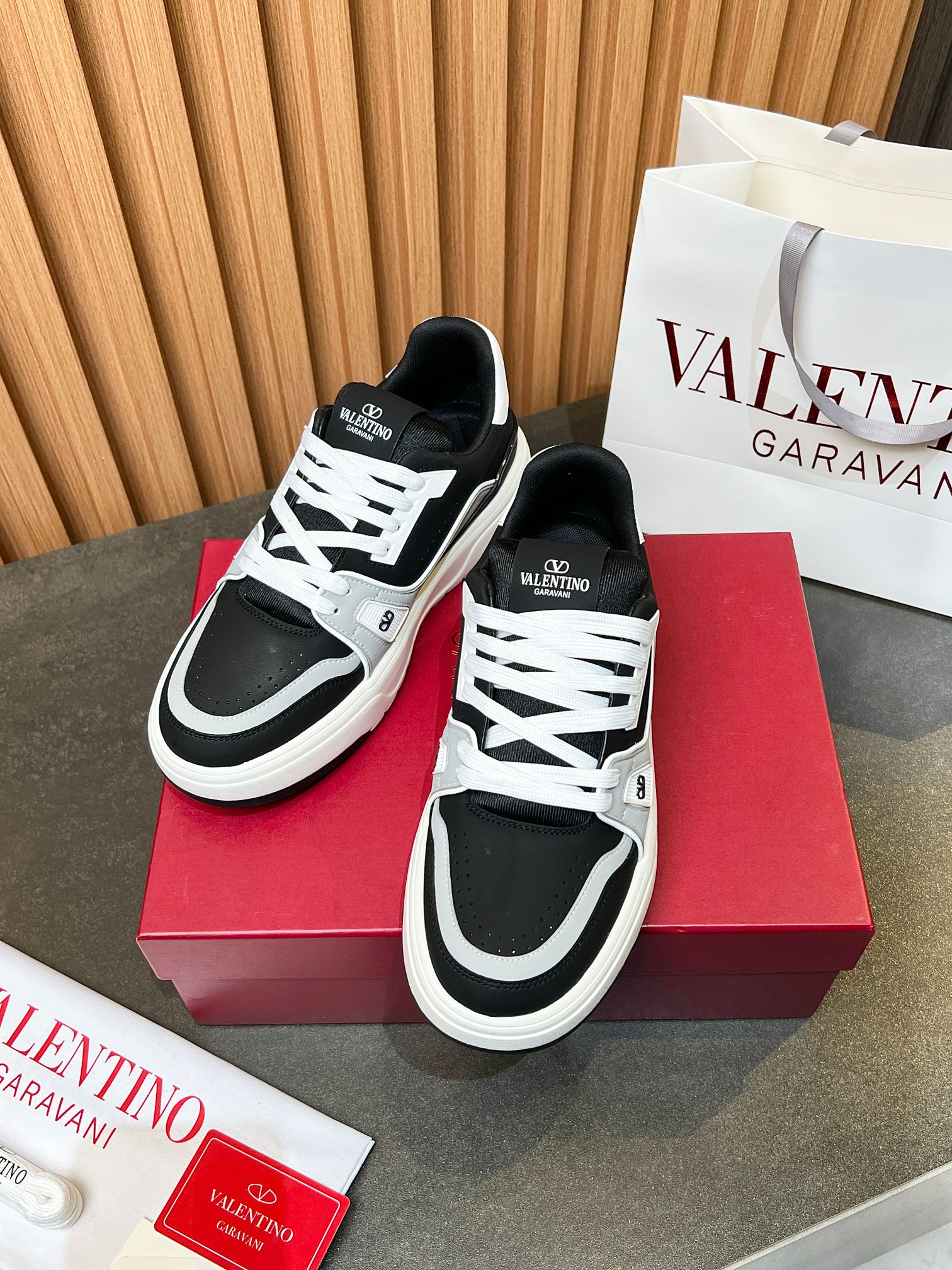 Valentino One Stud Black & White Leather Sneakers - Couple Edition 2025 3 a1740212259434 4064