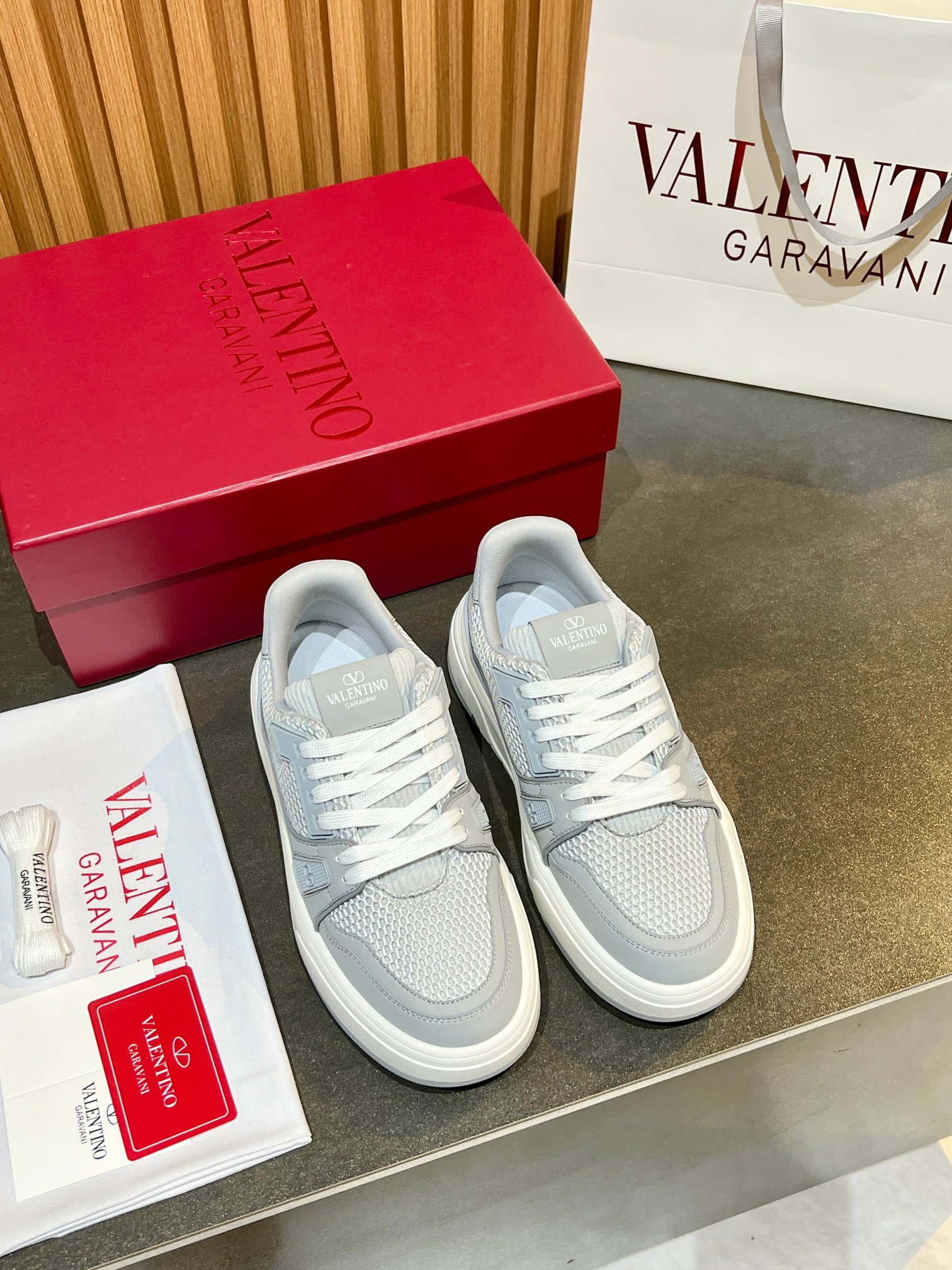 Valentino One Stud Sneakers - Luxury Couple Style, Comfortable & Breathable 4 a1746604033777 2400