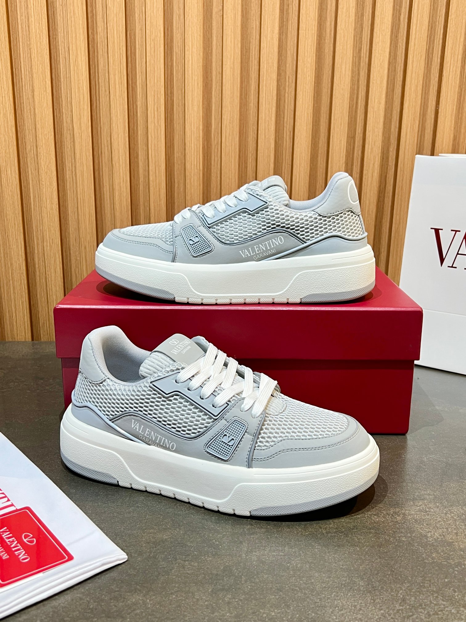 Valentino One Stud Sneakers - Luxury Couple Style, Comfortable & Breathable 7 a1746604033834 6067