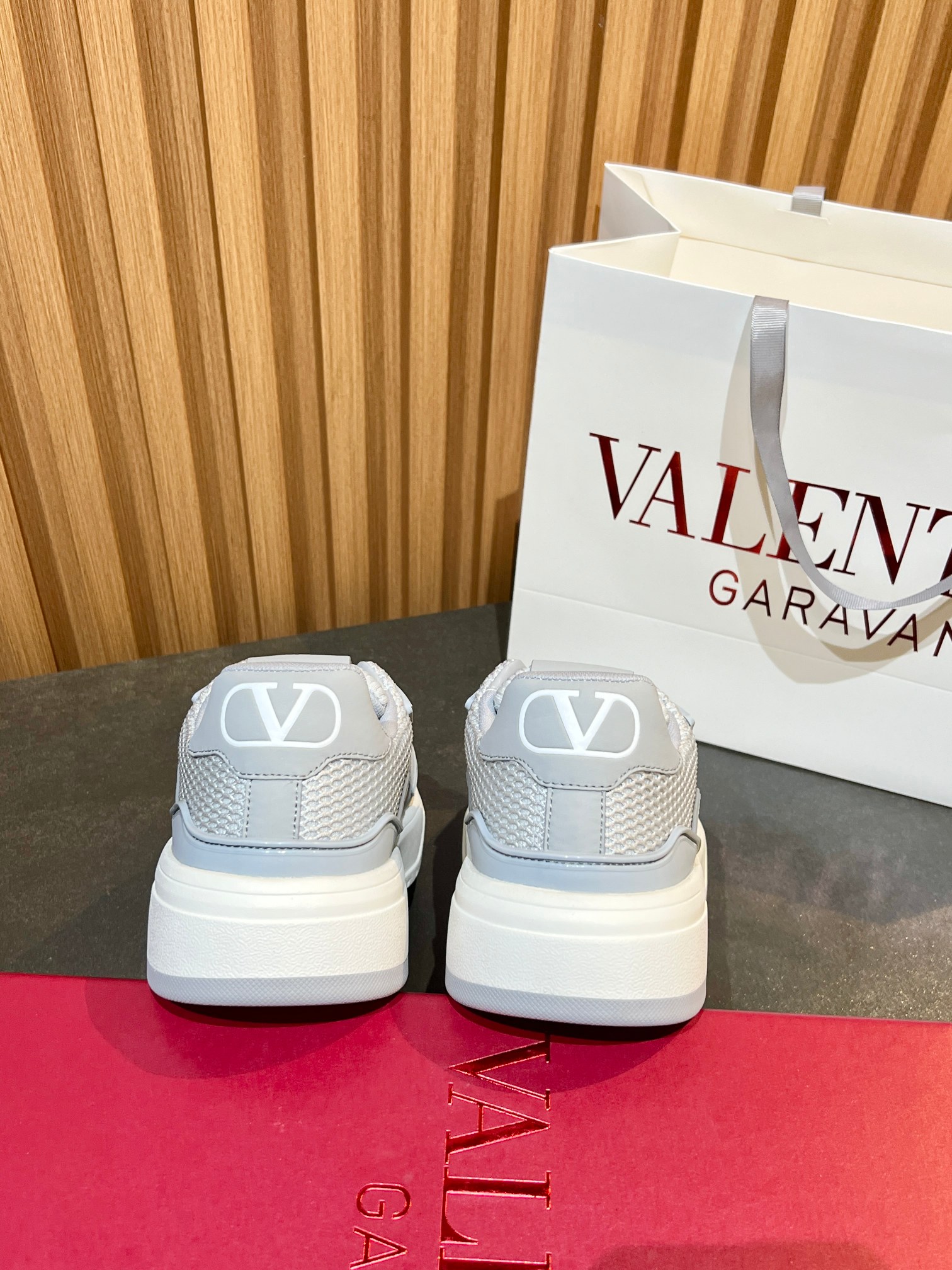 Valentino One Stud Sneakers - Luxury Couple Style, Comfortable & Breathable 10 a1746604035351 4416