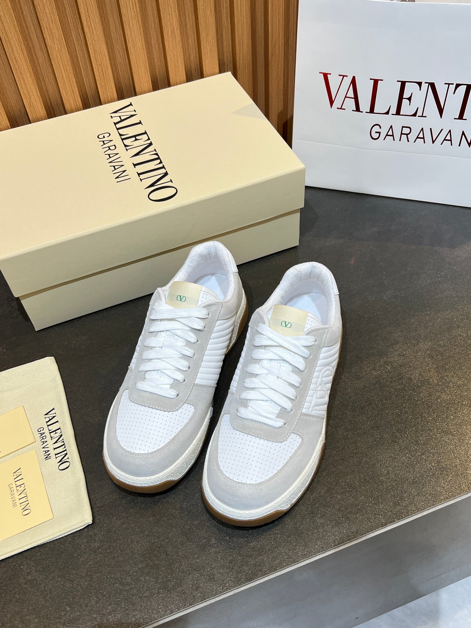 Precio de fábrica 320 @ VLTN Warren 𝑶𝒏𝒆𝑺𝒕𝒖𝒅 Serie de zapatillas de deporte para parejas 2025 Las nueva…