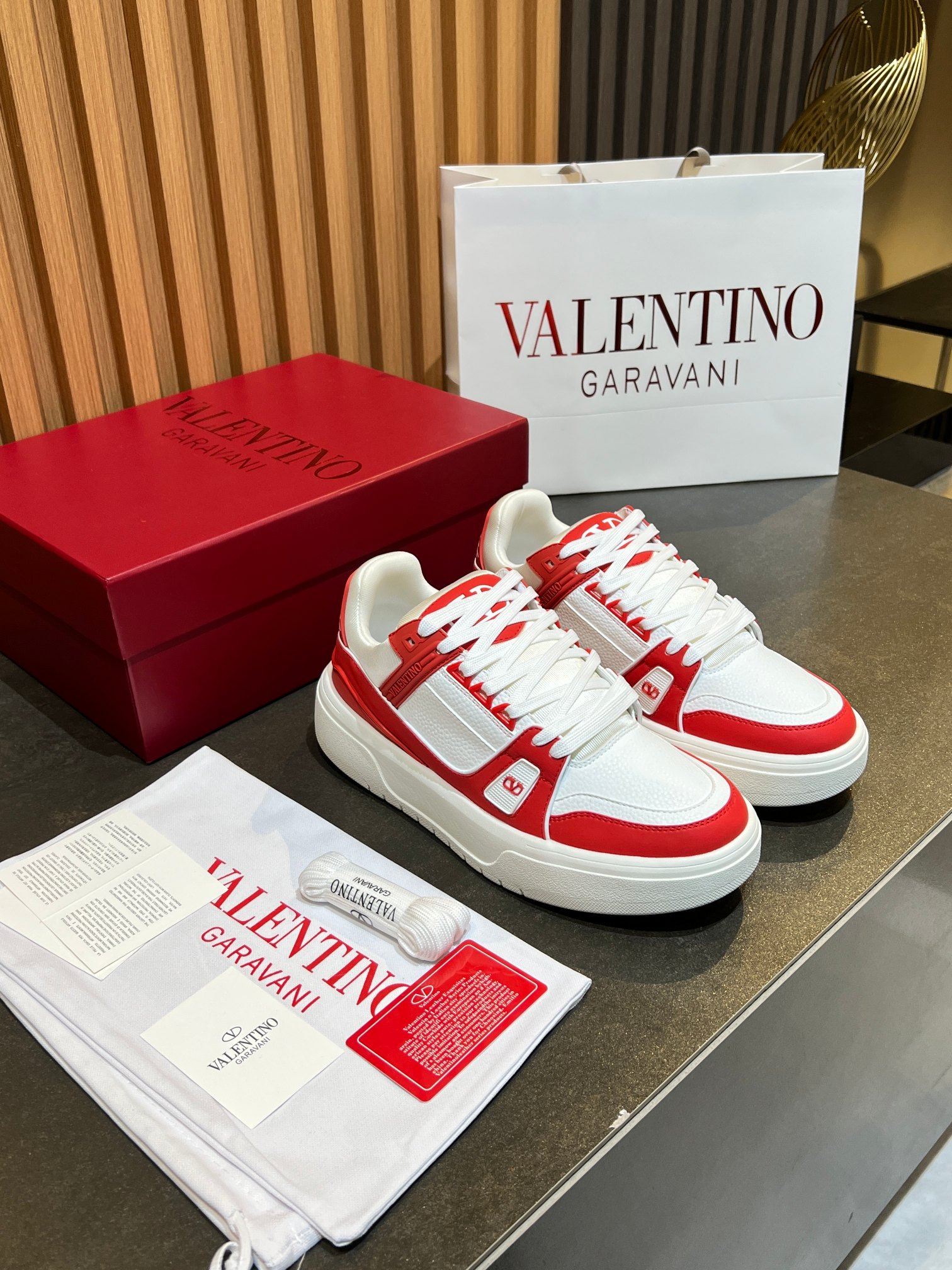 발렌티노 VLTN 커플 슈즈 상세 이미지 2