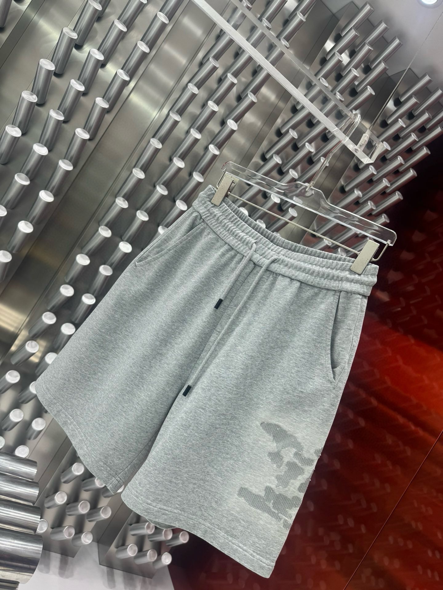 LV Louis Vuitton 2024s Gender-Neutral Black Box Shorts in Heavy Oxen Fabric - 图片 3