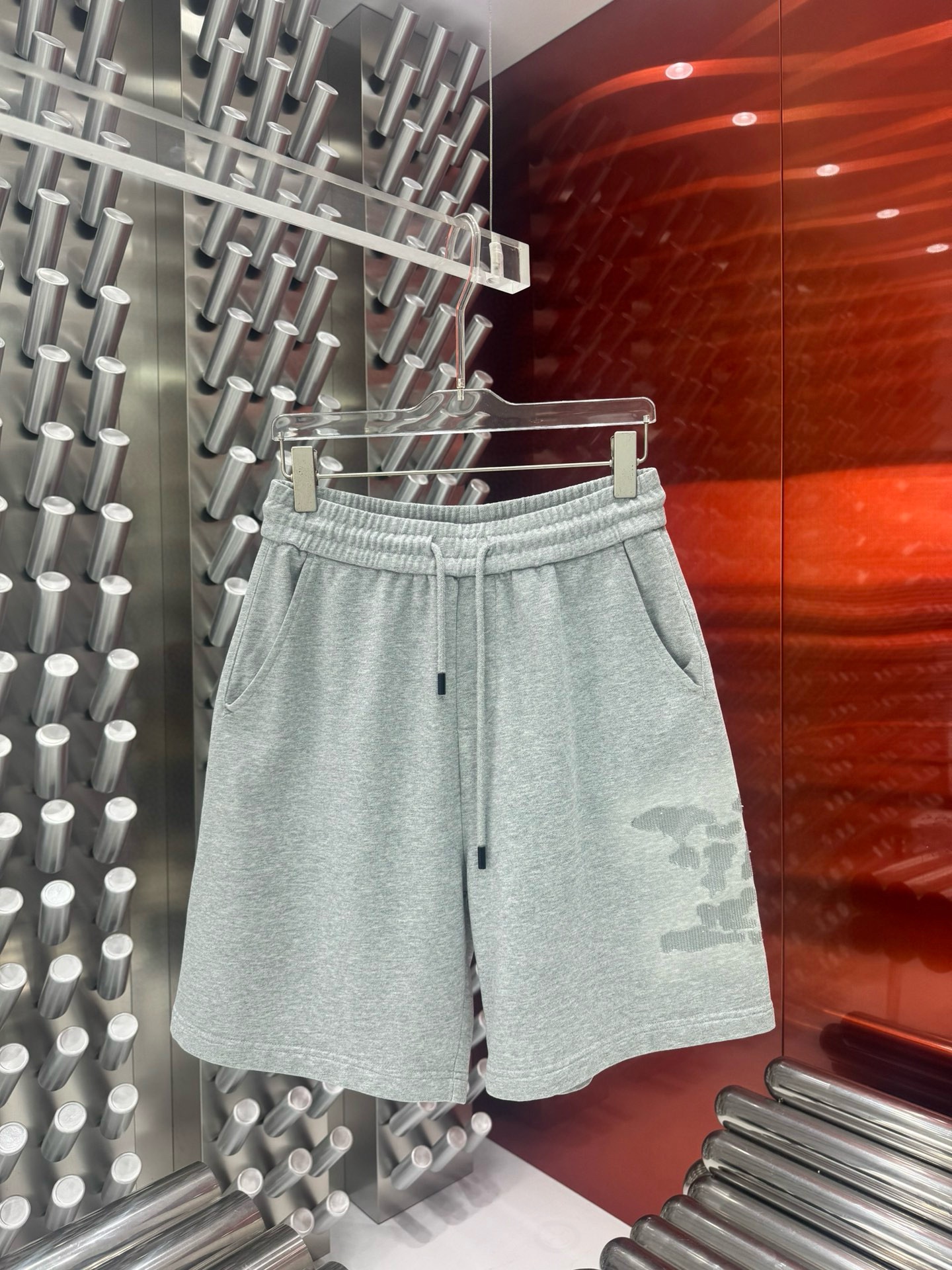 LV Louis Vuitton 2024s Gender-Neutral Black Box Shorts in Heavy Oxen Fabric - 图片 1