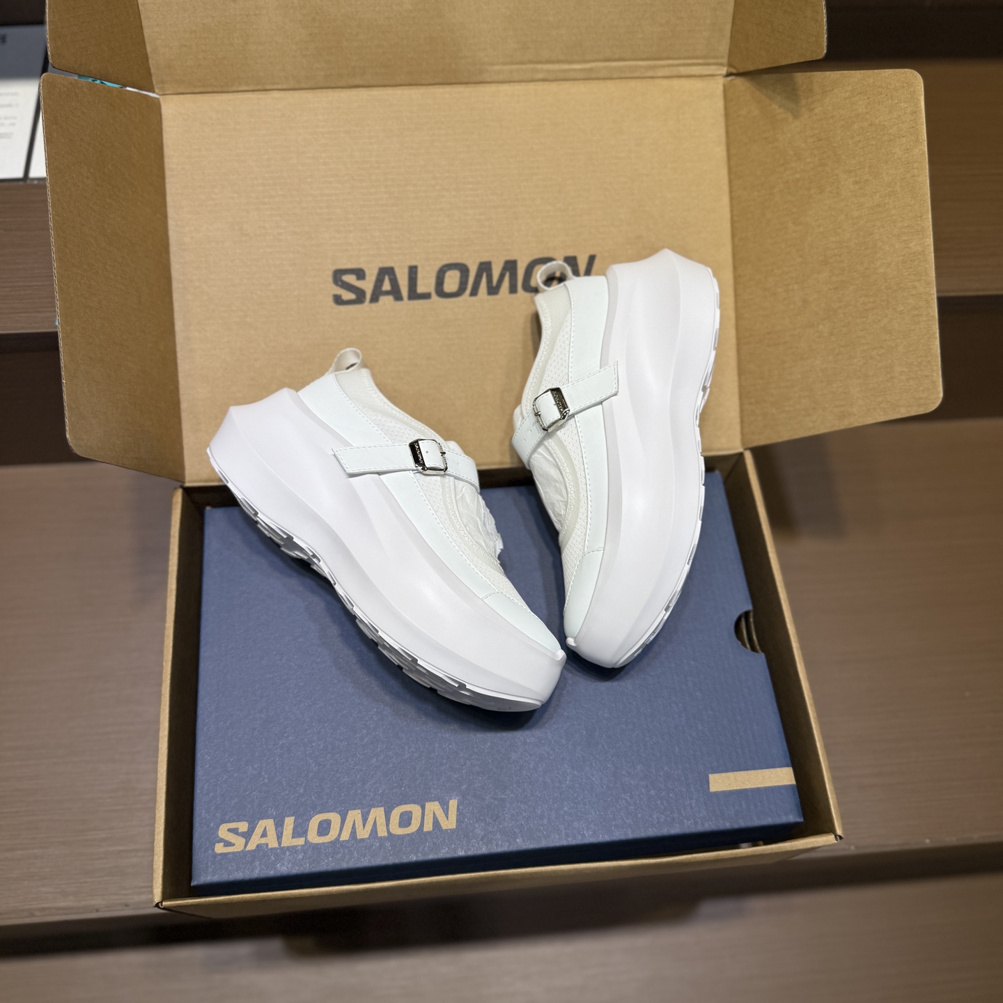 “CDG x SALOMONP High-Floor Black & White Leisure Shoes: Cozy, Soft, & Stylish” - 图片 6