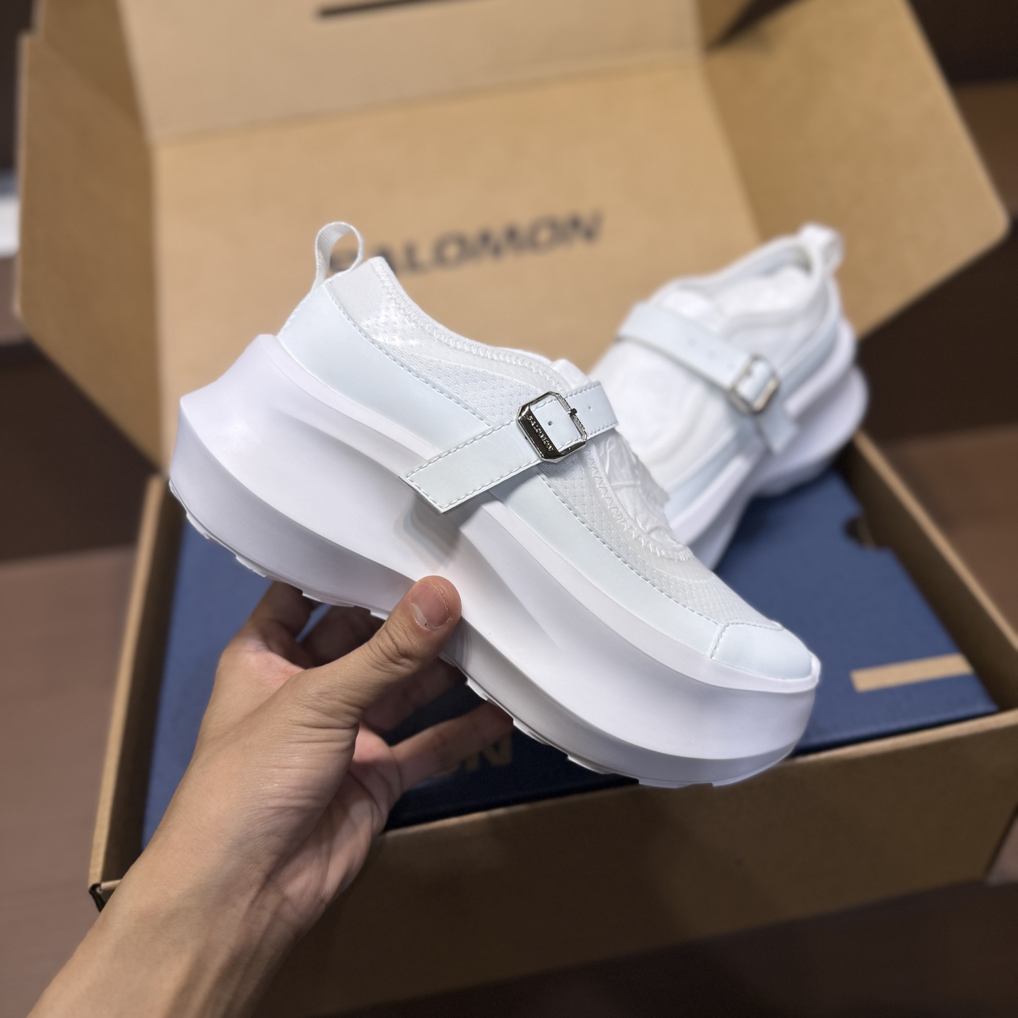 “CDG x SALOMONP High-Floor Black & White Leisure Shoes: Cozy, Soft, & Stylish” - 图片 8